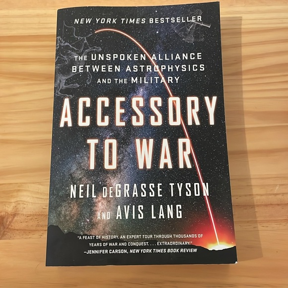 Book: Accessory to war - Picture 2 of 4